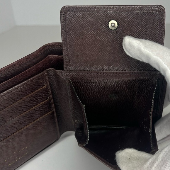 🤎Louis Vuitton Brown Taiga Leather Bifold Wallet | PRELOVED!!🤎 - Picture 12 of 13